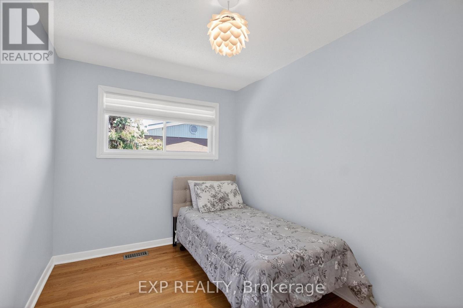31 BARLYN AVENUE - 9