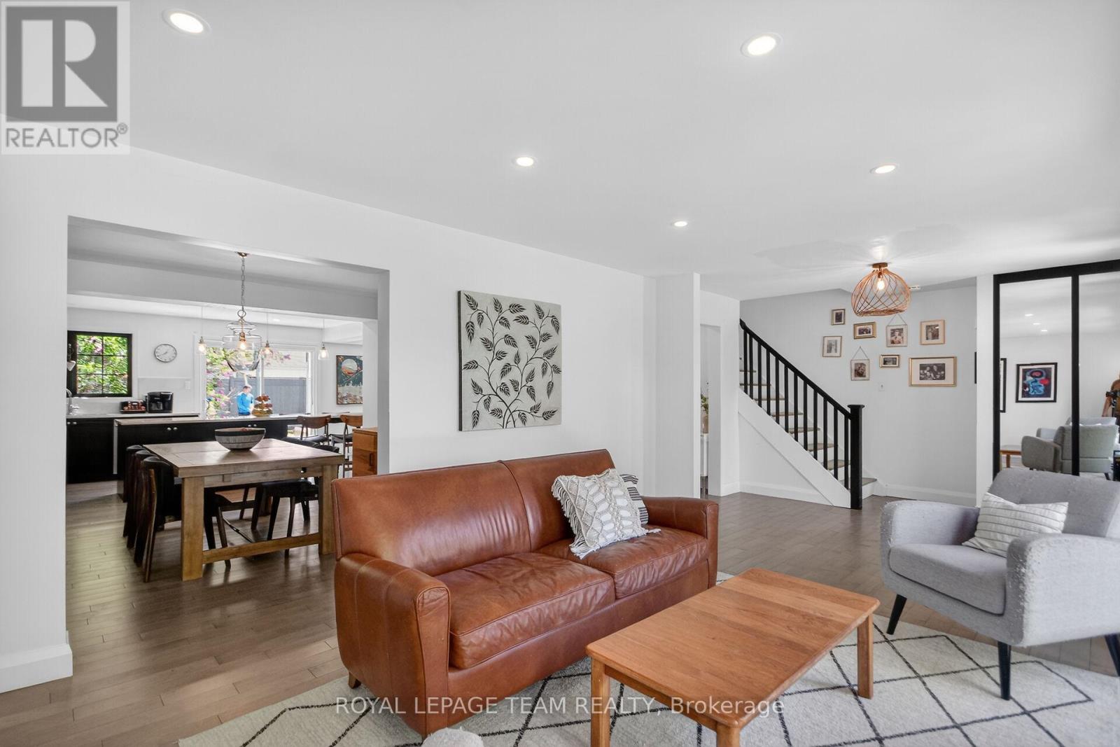 15 MARKHAM AVENUE - 10