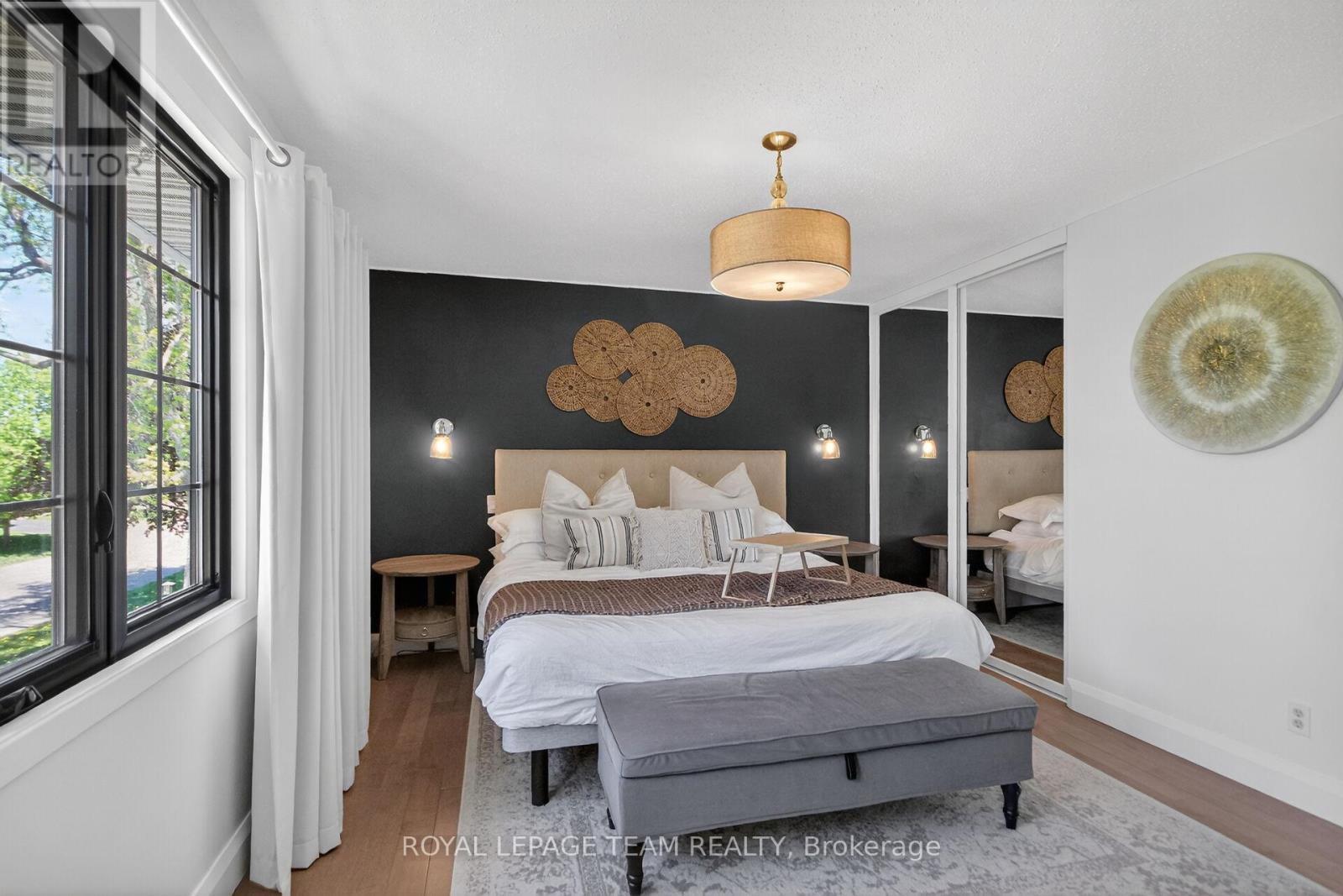 15 MARKHAM AVENUE - 24