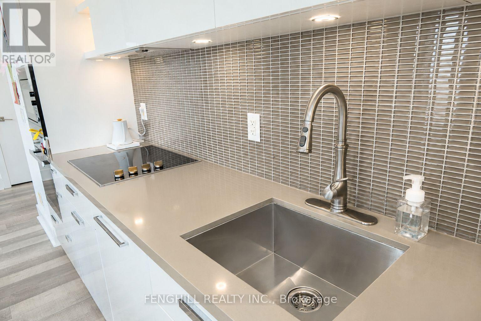 #1108 32 DAVENPORT ROAD - Image 3