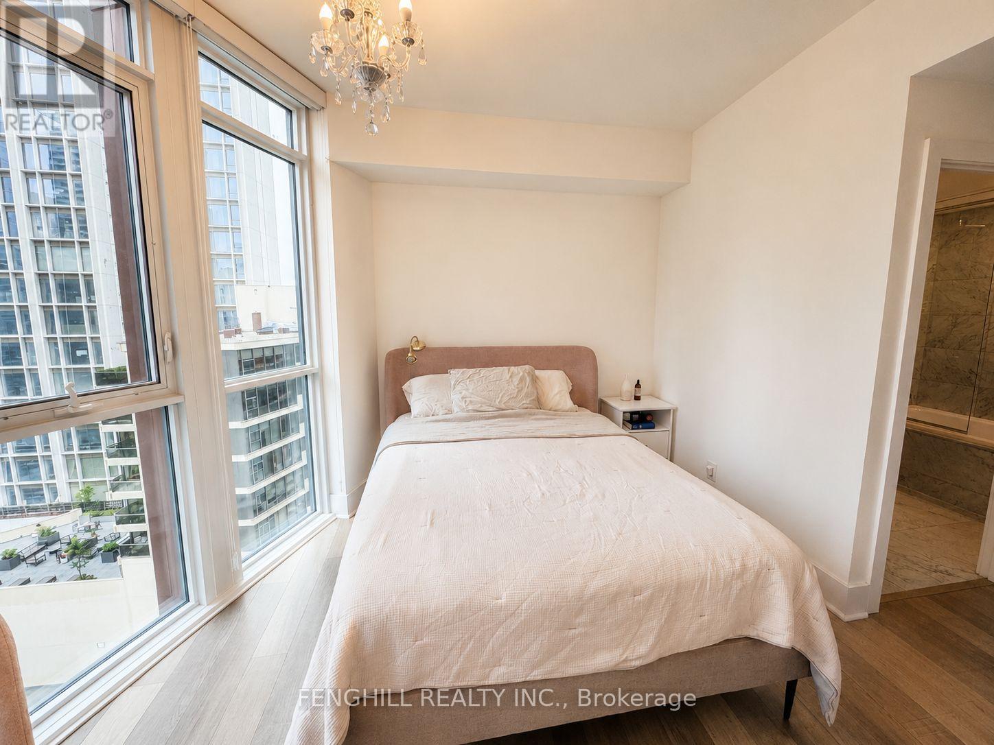 #1108 32 DAVENPORT ROAD - 8