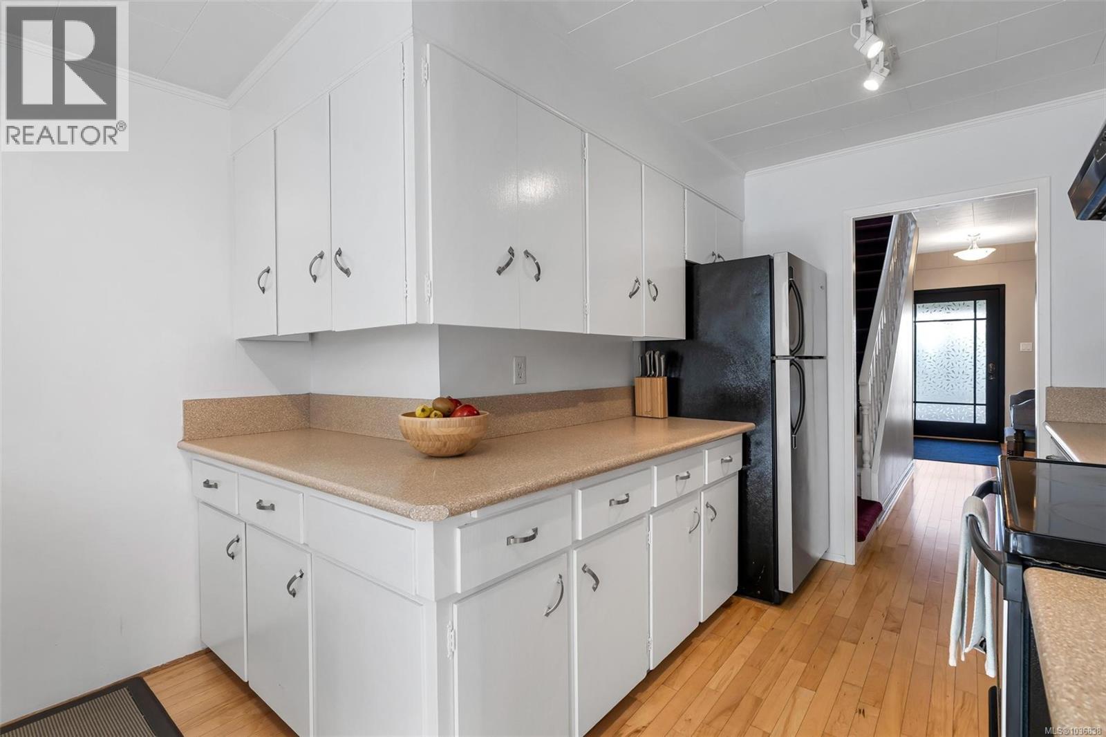 1733 Feltham Rd - 16