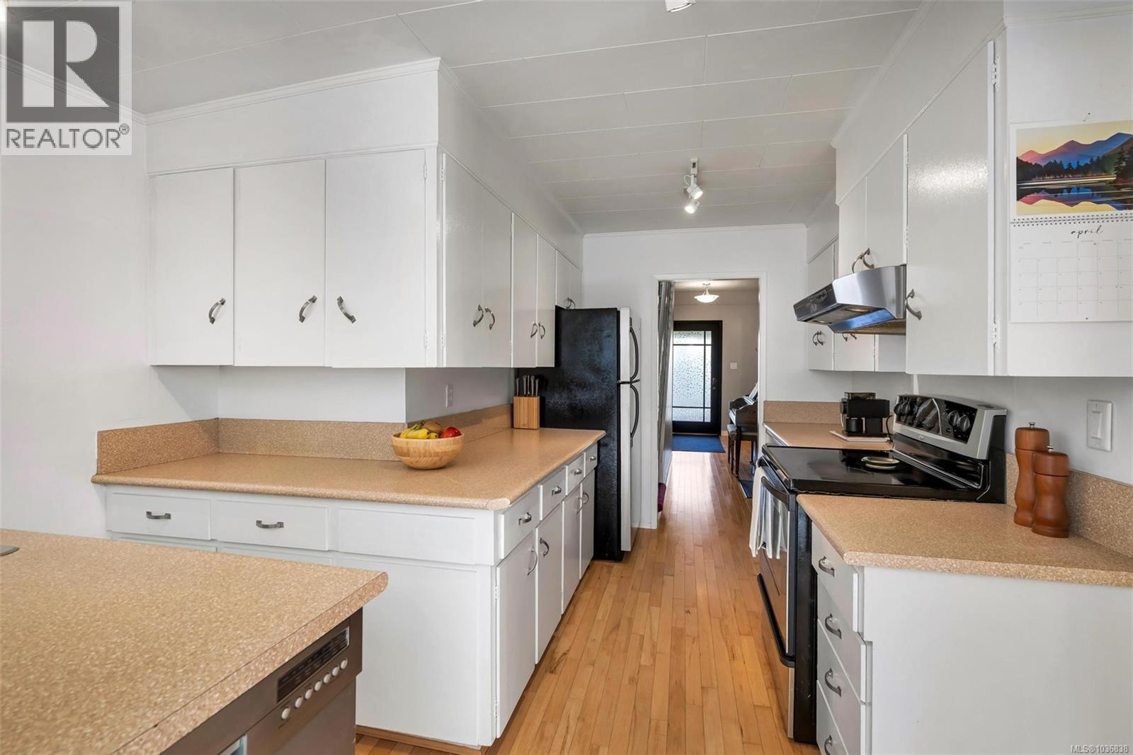 1733 Feltham Rd - 17