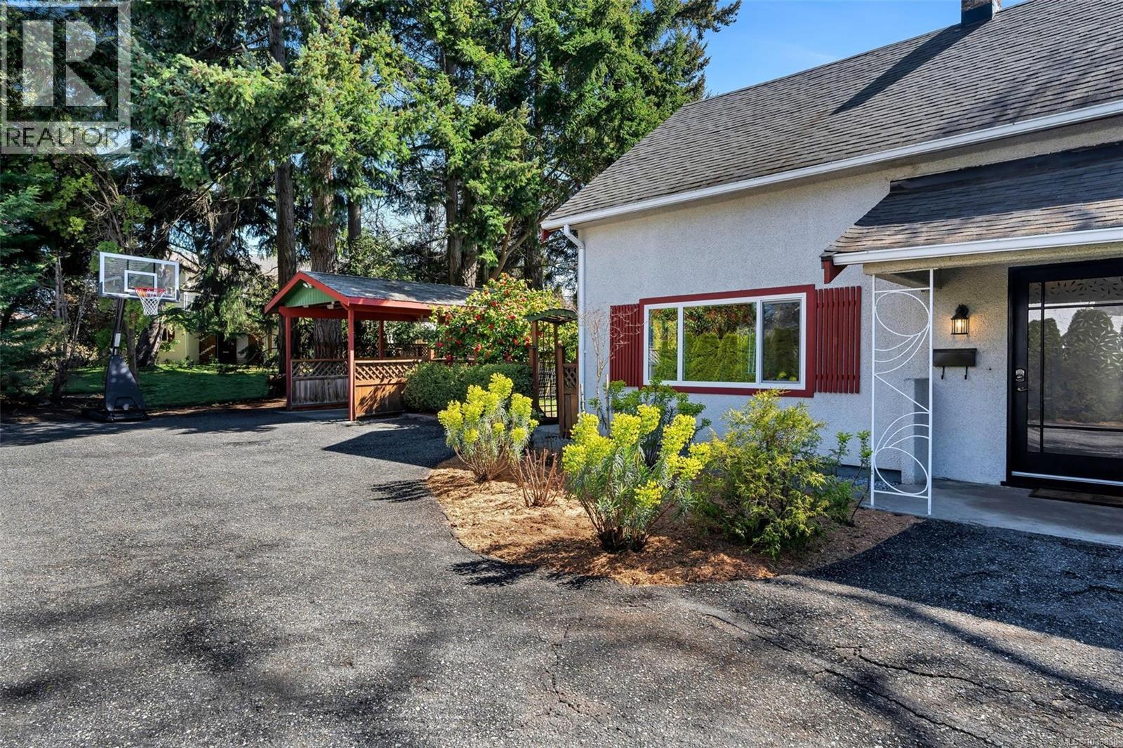 1733 Feltham Rd - Image 3