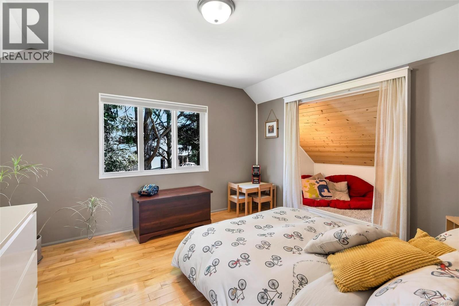 1733 Feltham Rd - 37