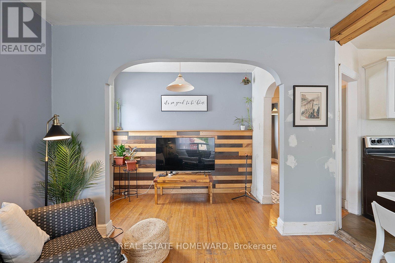 59 MANDERLEY DRIVE - 13