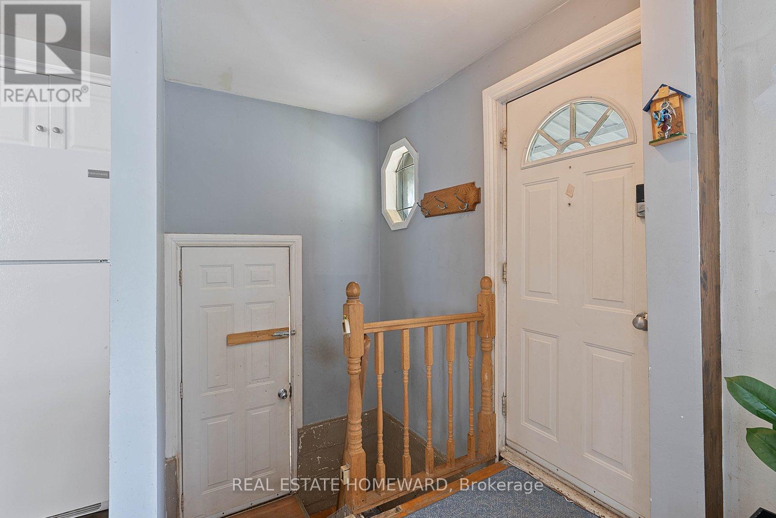 59 MANDERLEY DRIVE - 25