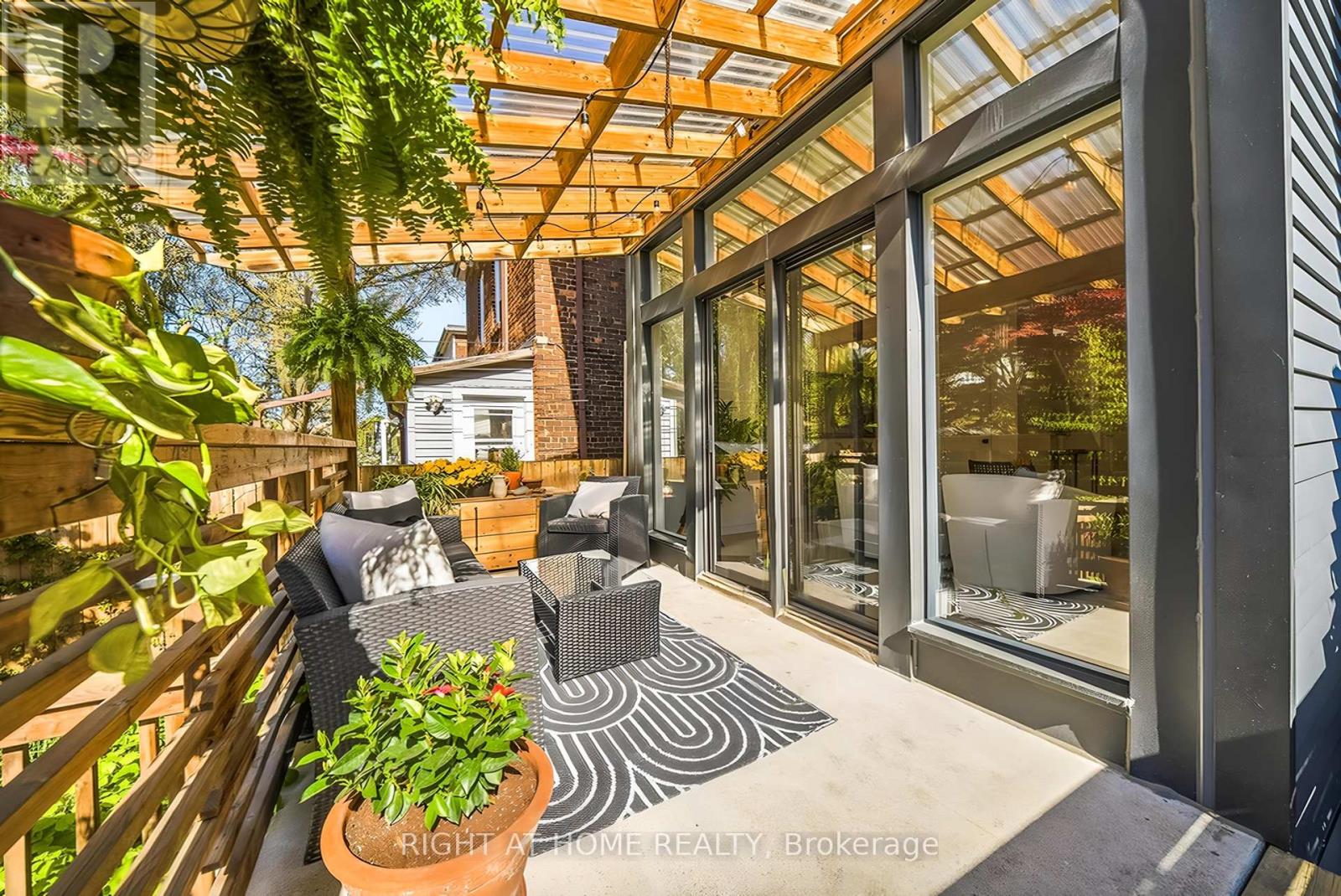 304 RIVERDALE AVENUE - 44