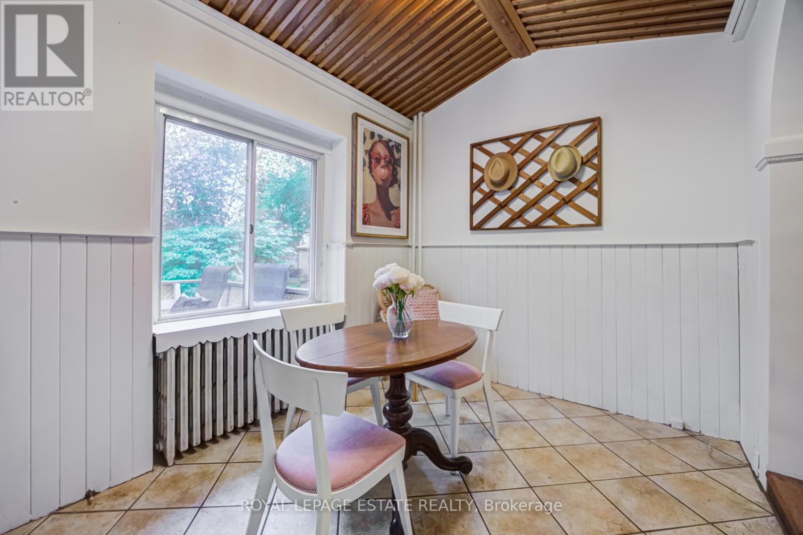 38 QUEENSBURY AVENUE - 16