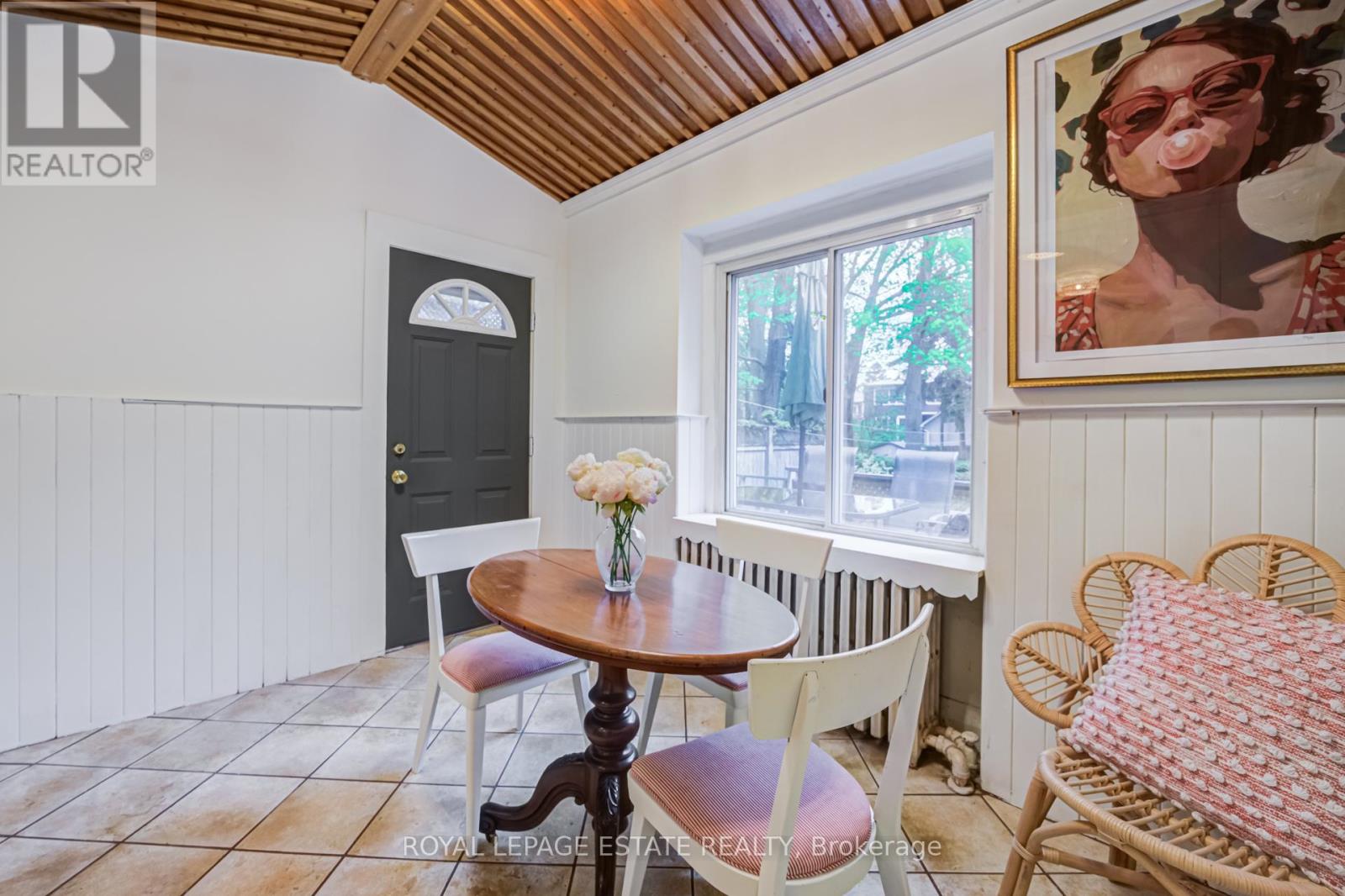 38 QUEENSBURY AVENUE - 17