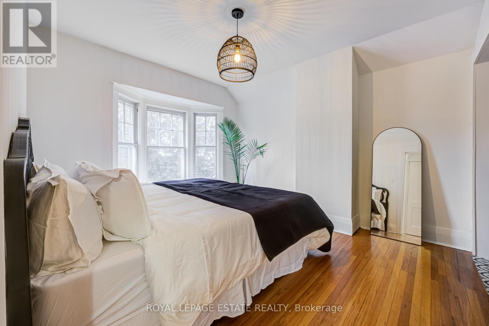 38 QUEENSBURY AVENUE - 20