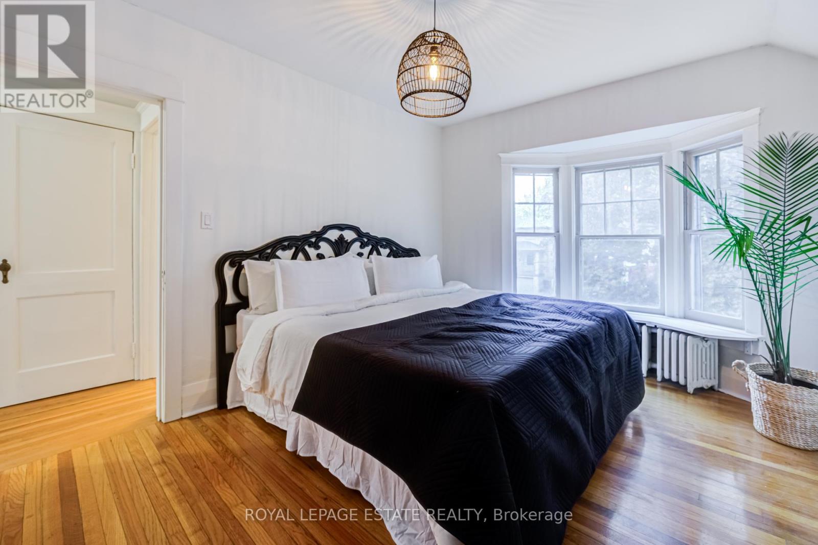 38 QUEENSBURY AVENUE - 21