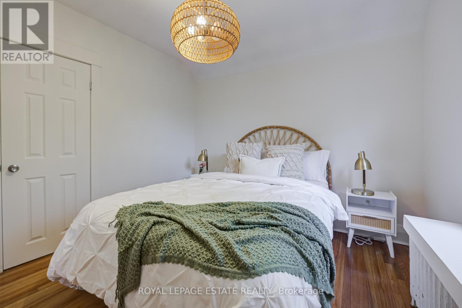 38 QUEENSBURY AVENUE - 24