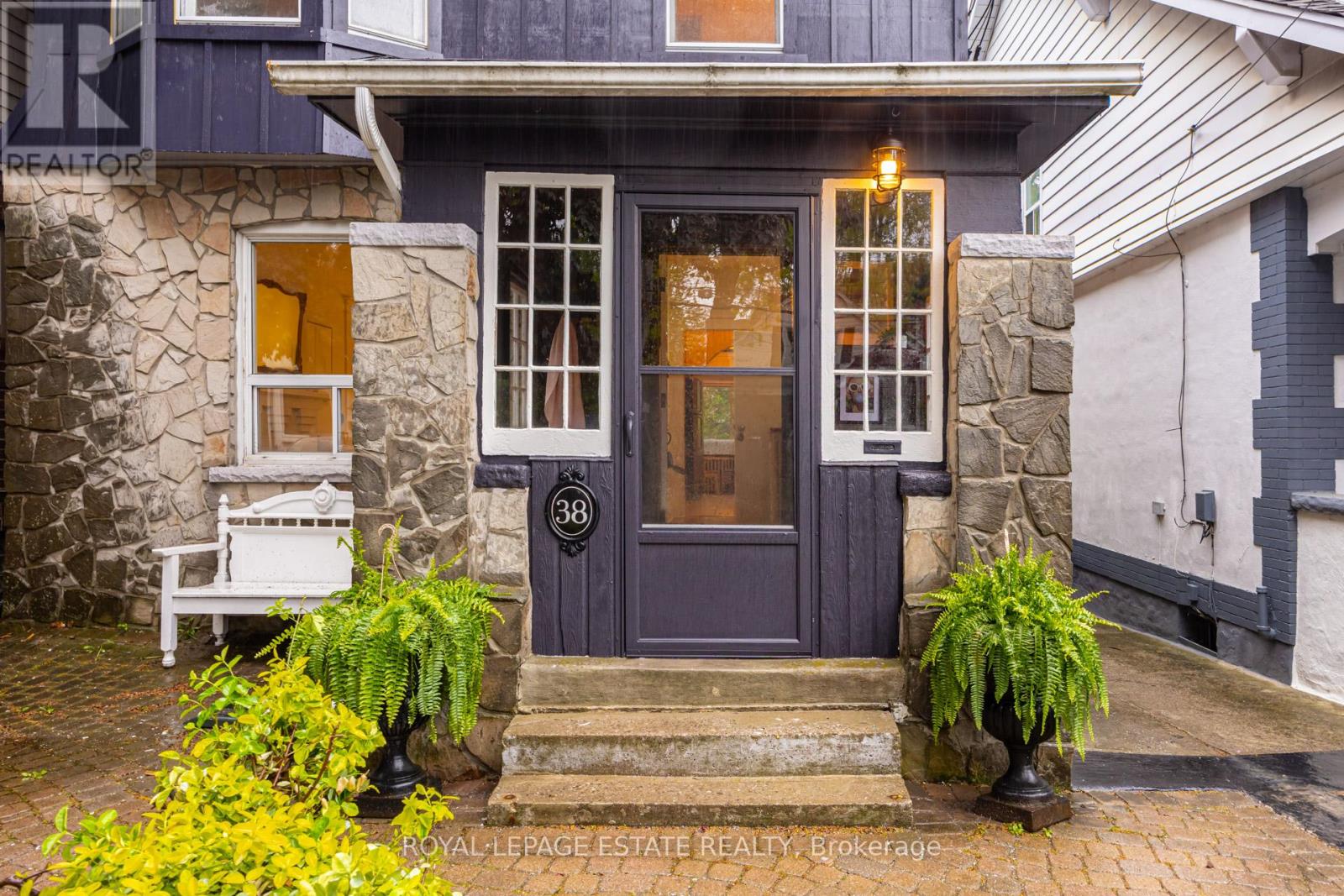38 QUEENSBURY AVENUE - 3