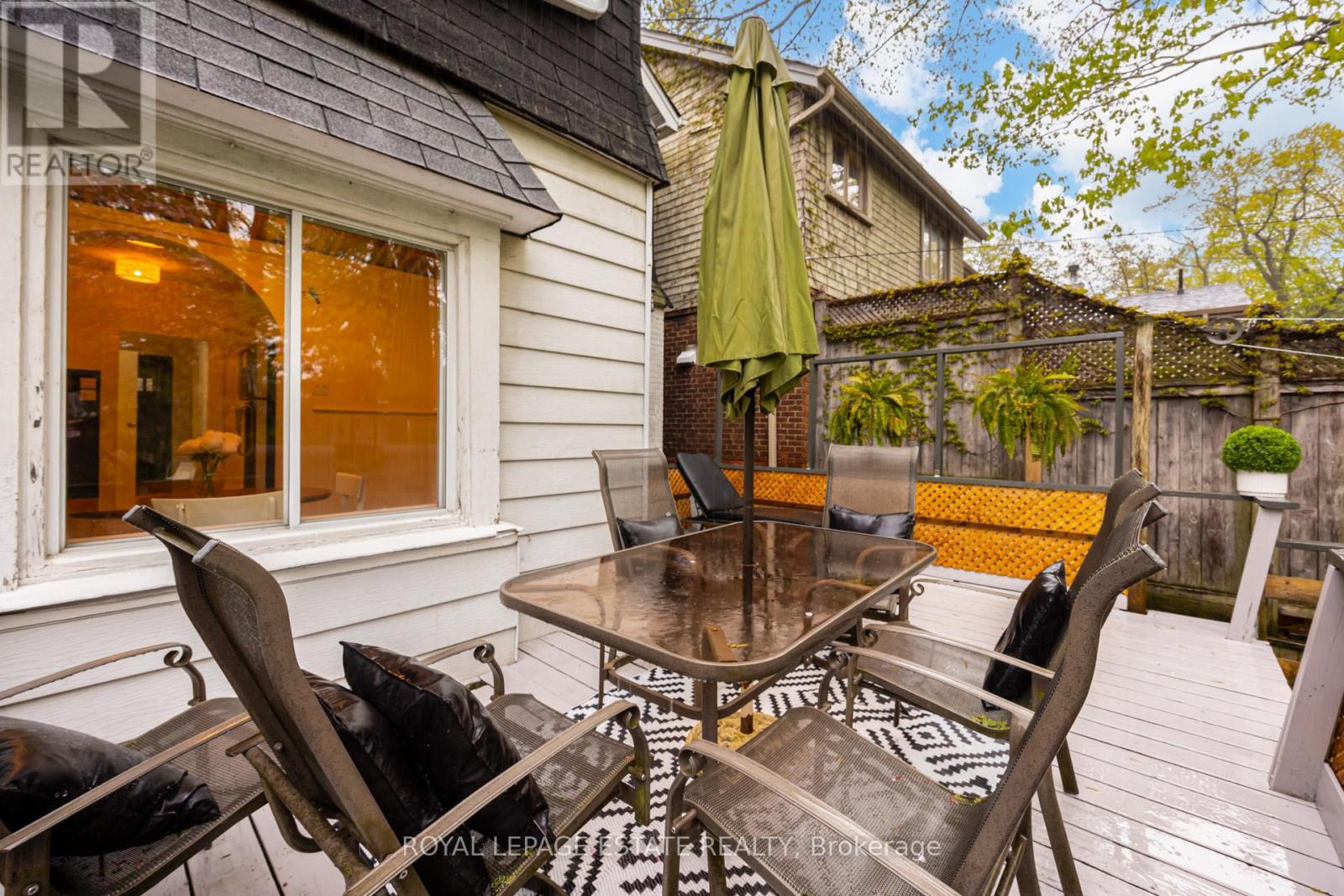 38 QUEENSBURY AVENUE - 34