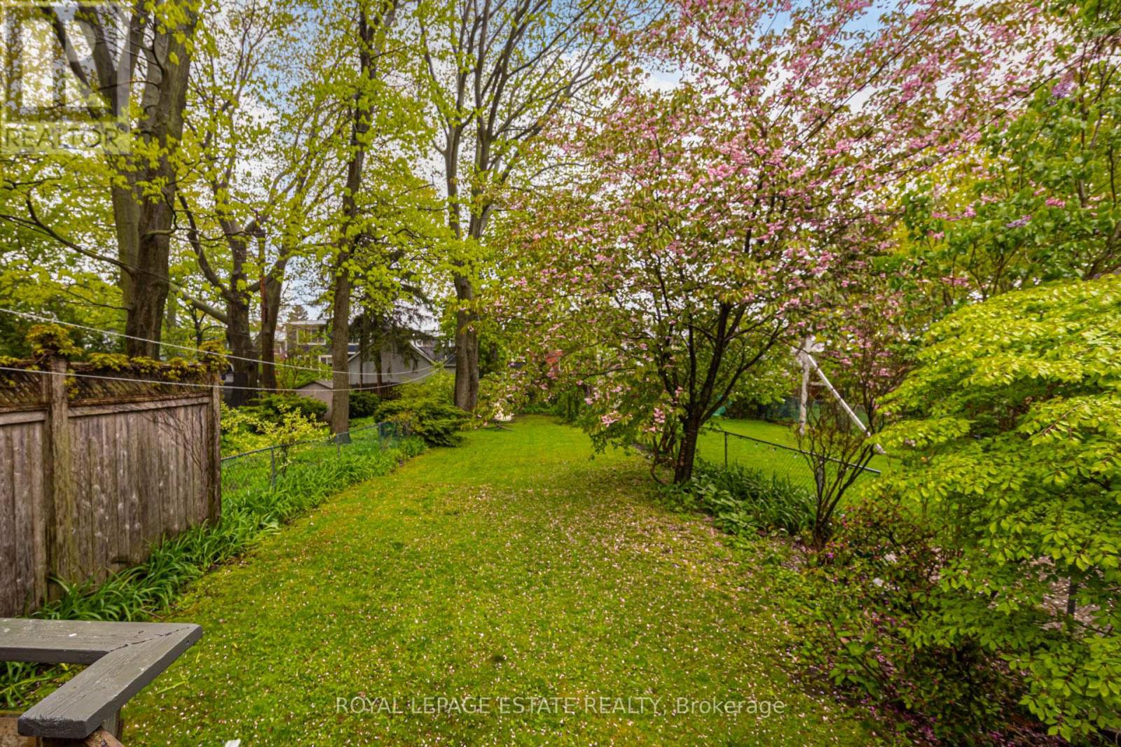 38 QUEENSBURY AVENUE - 35