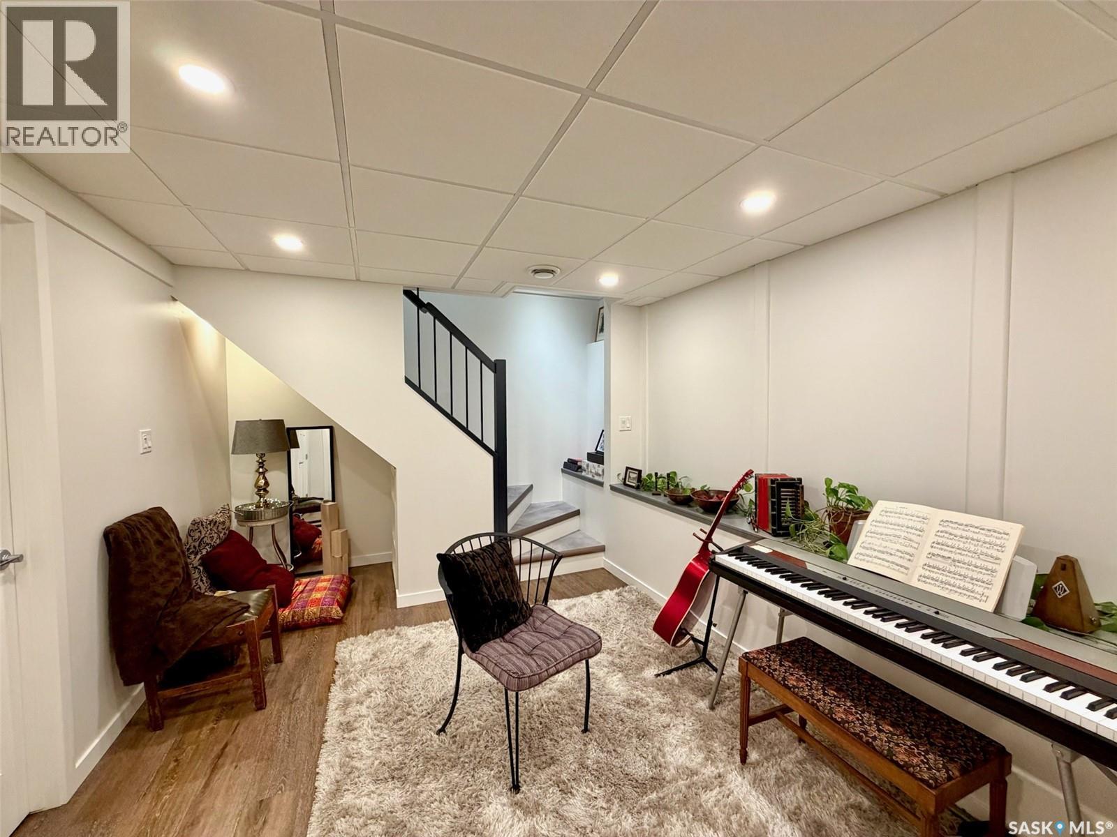 607 K AVENUE S - 31