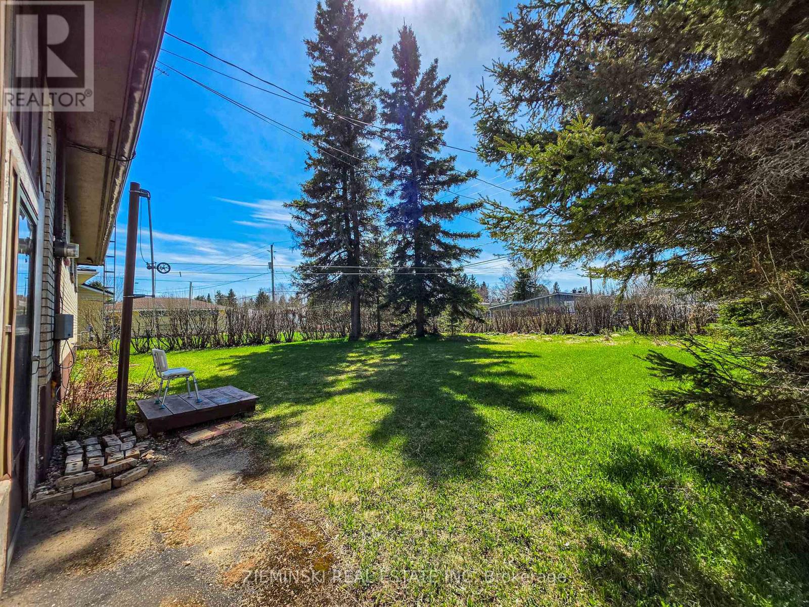 120 PICADILLY CIRCLE - 31