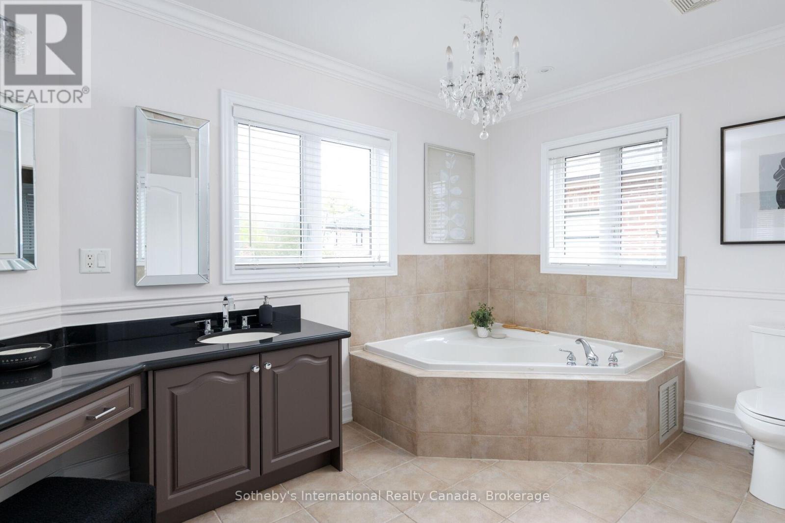1437 ISLINGTON AVENUE - 25