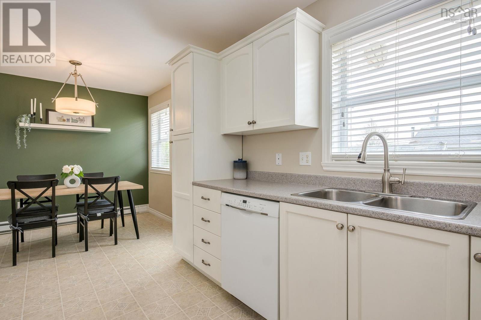 18 Batten Crescent - 13