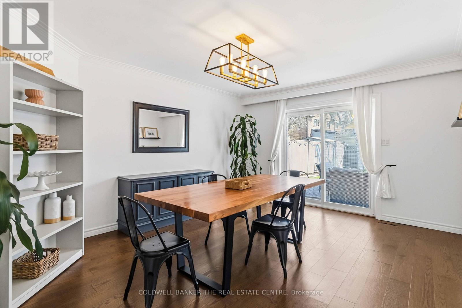 42 NEILOR CRESCENT - 12