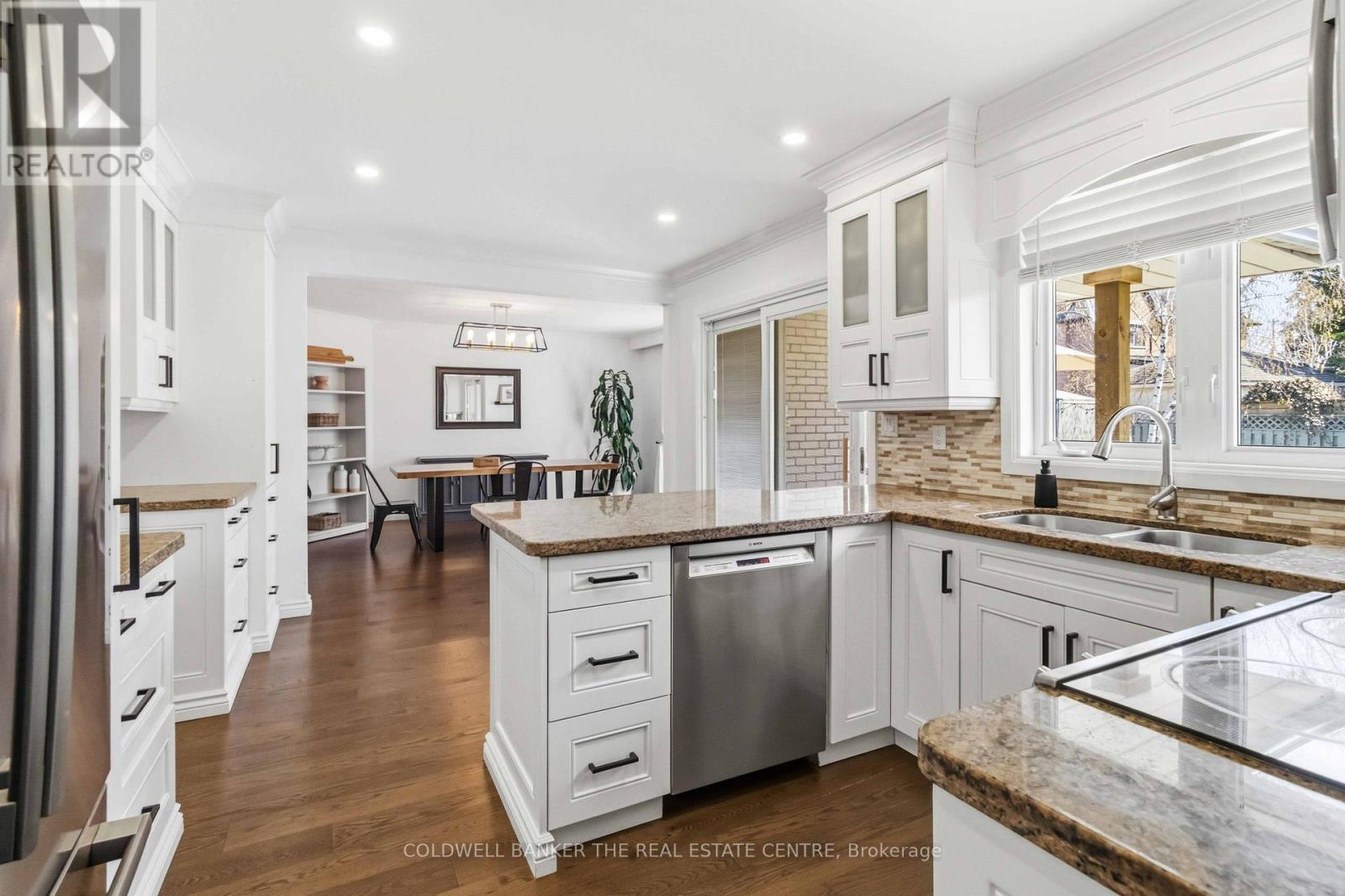 42 NEILOR CRESCENT - 13