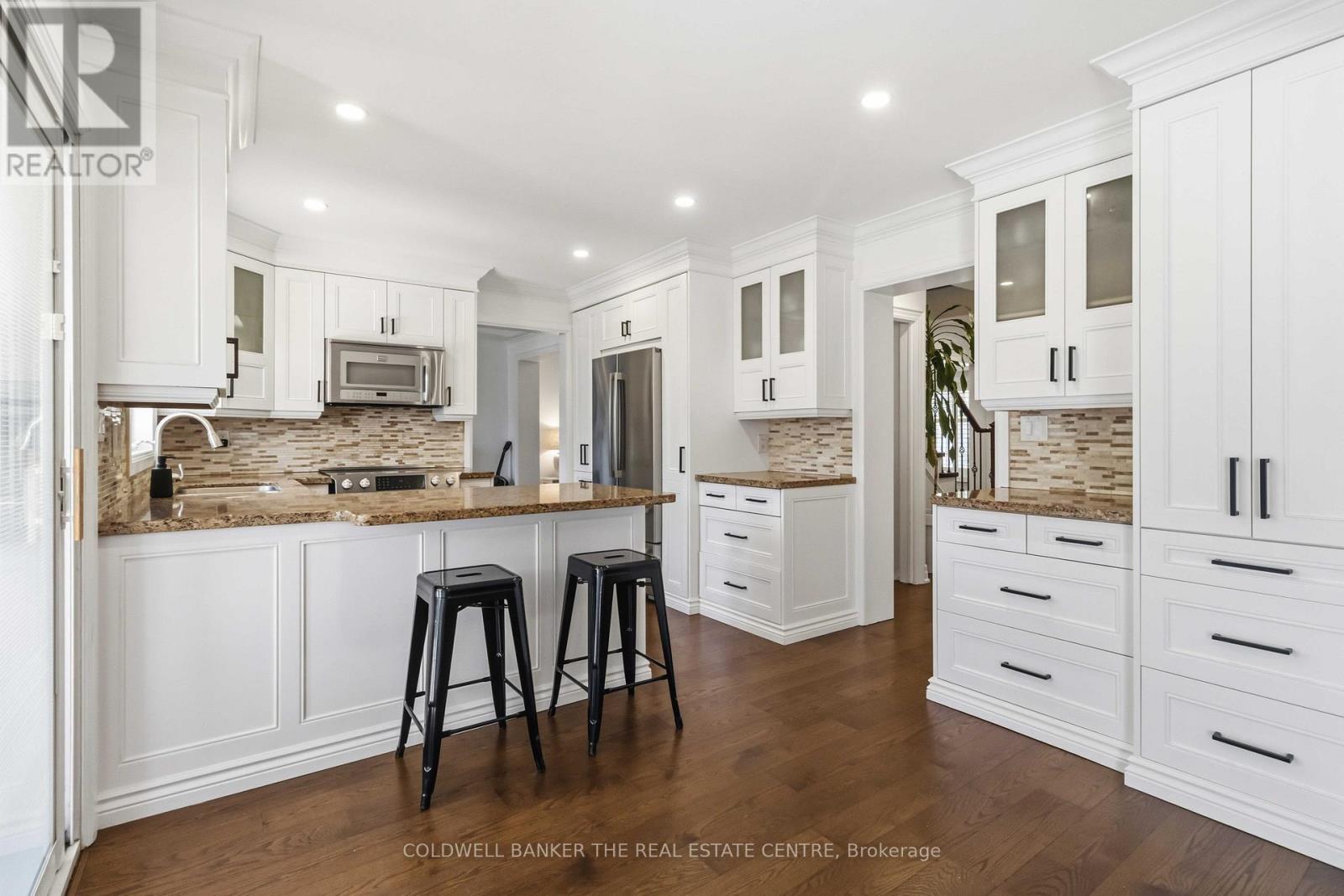 42 NEILOR CRESCENT - 17