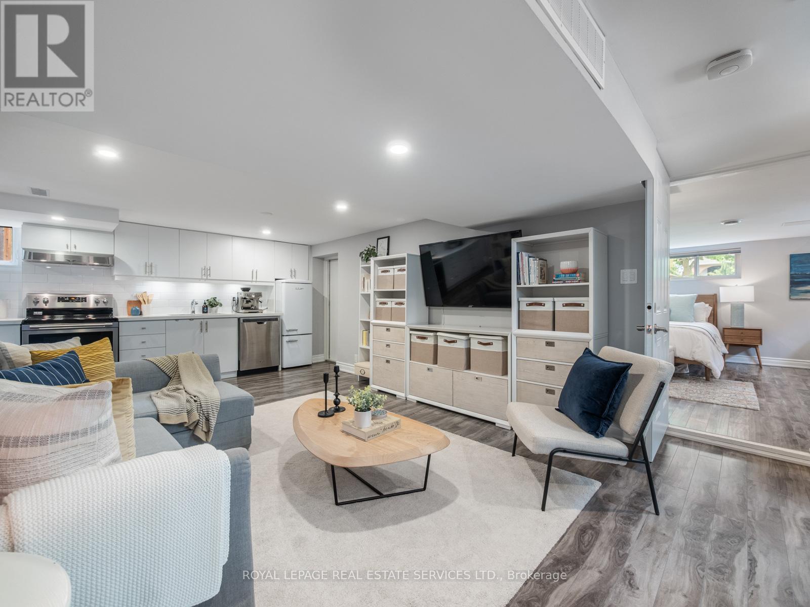 148 WINCOTT DRIVE - 31