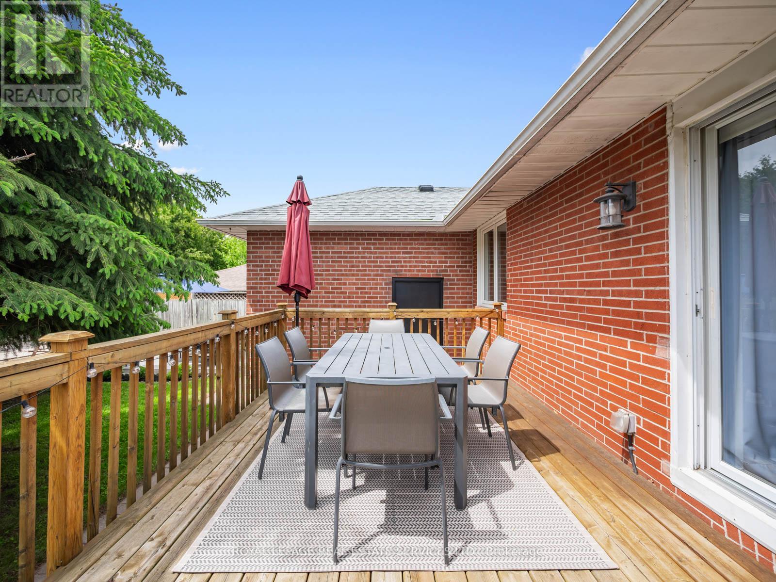 148 WINCOTT DRIVE - 44
