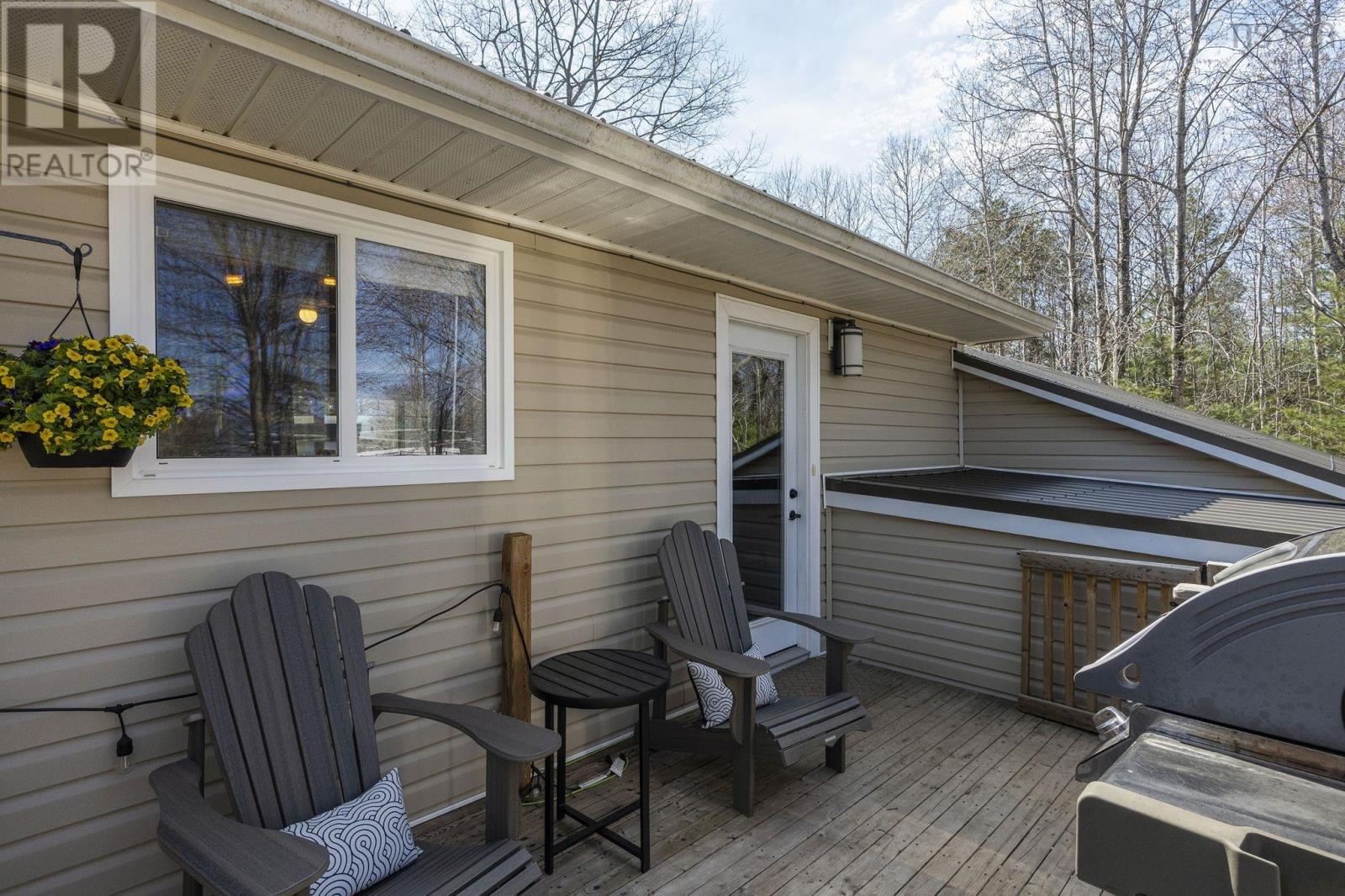 1053 Oak Avenue - Image 2