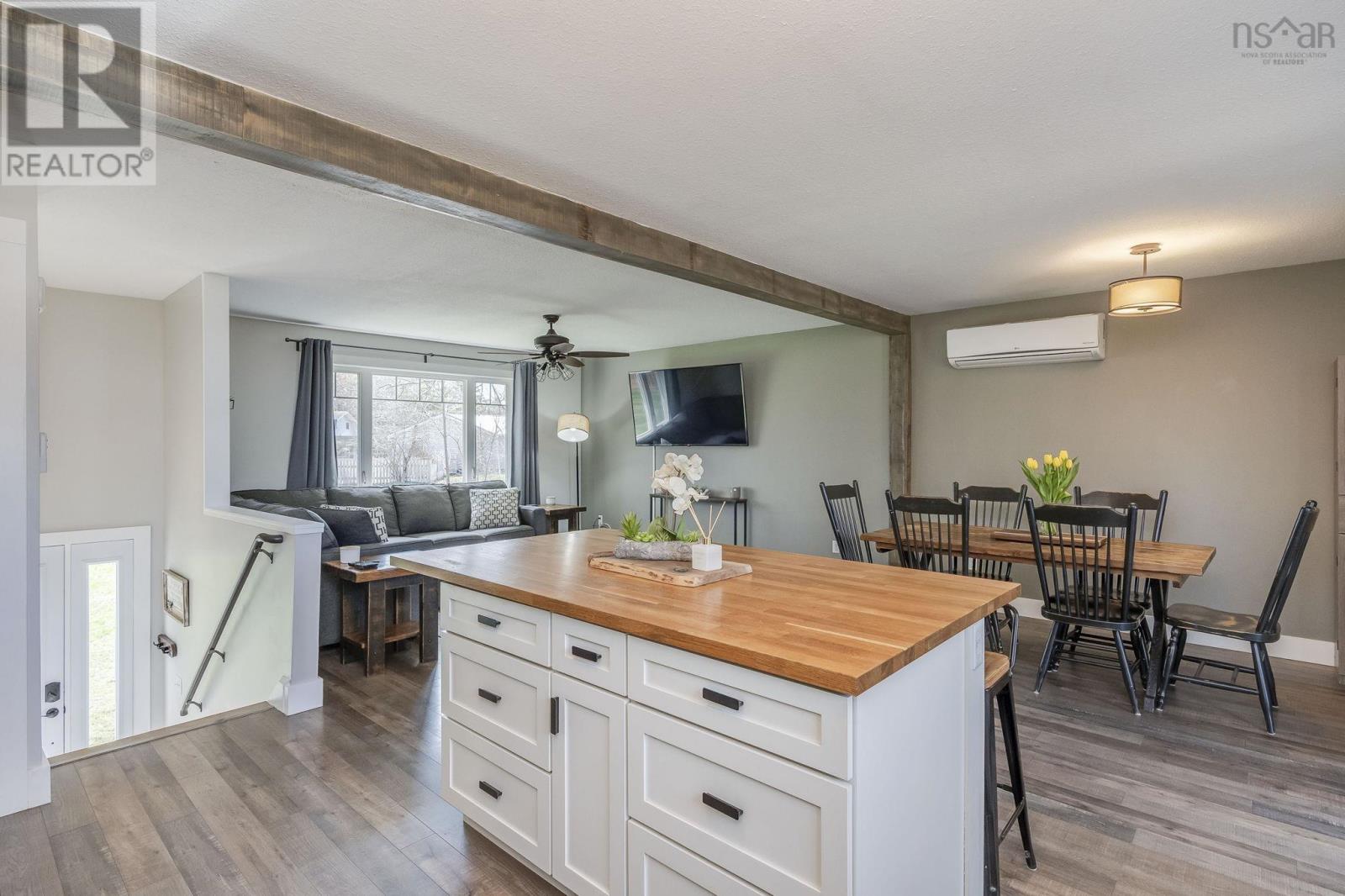 1053 Oak Avenue - 8