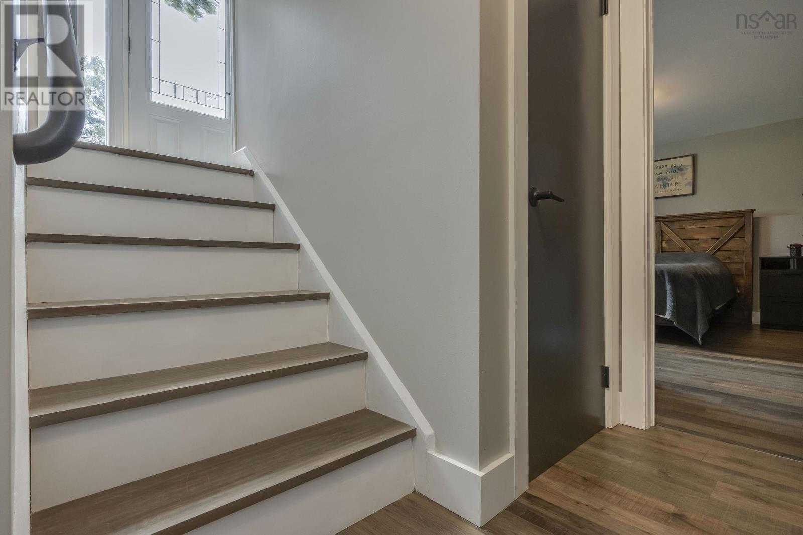 1053 Oak Avenue - 32