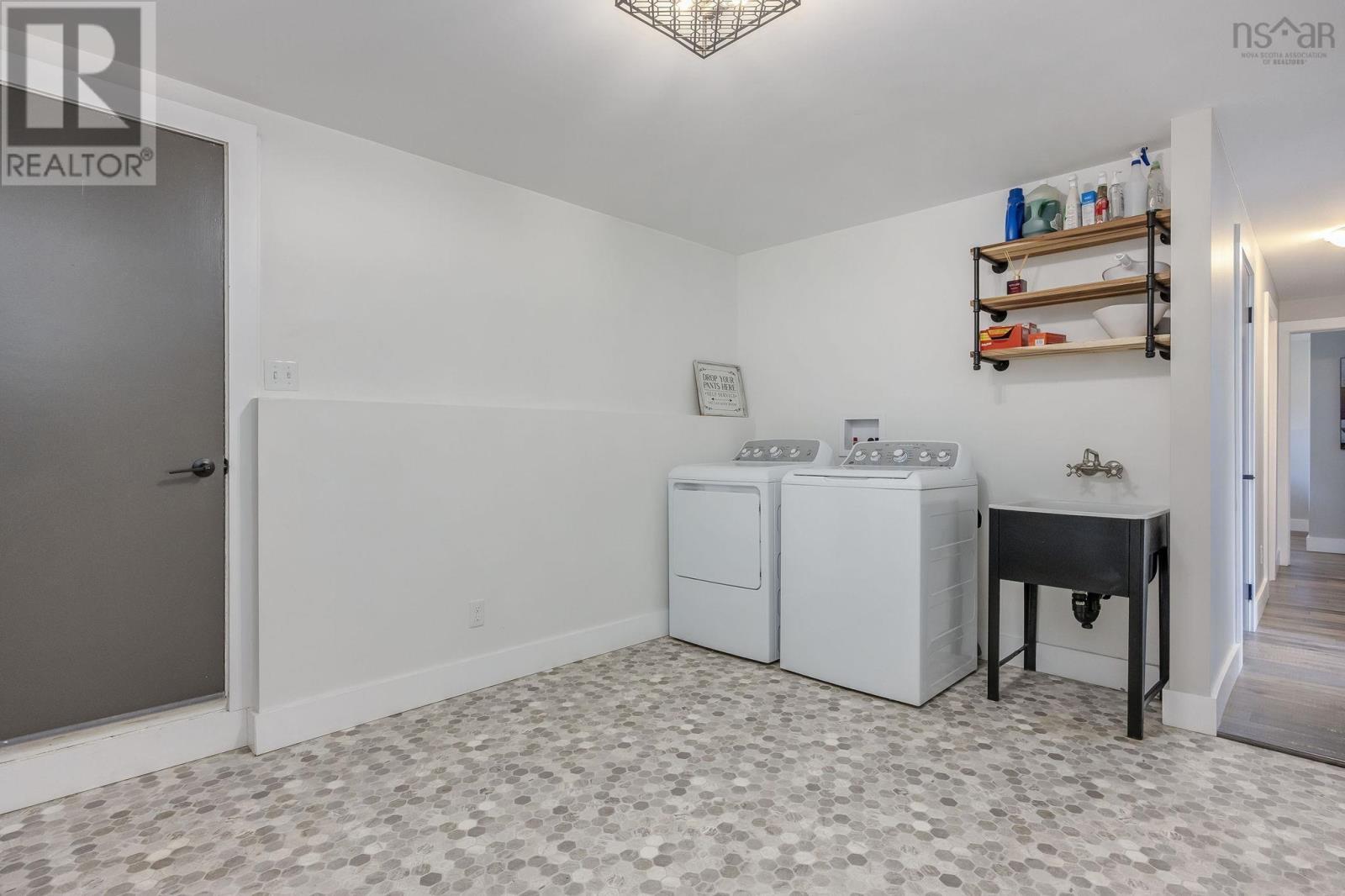 1053 Oak Avenue - 41
