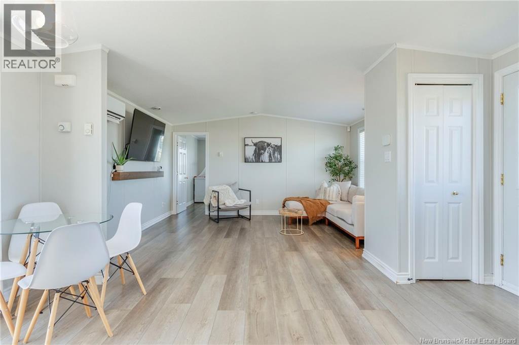 8 Frank Street - 27