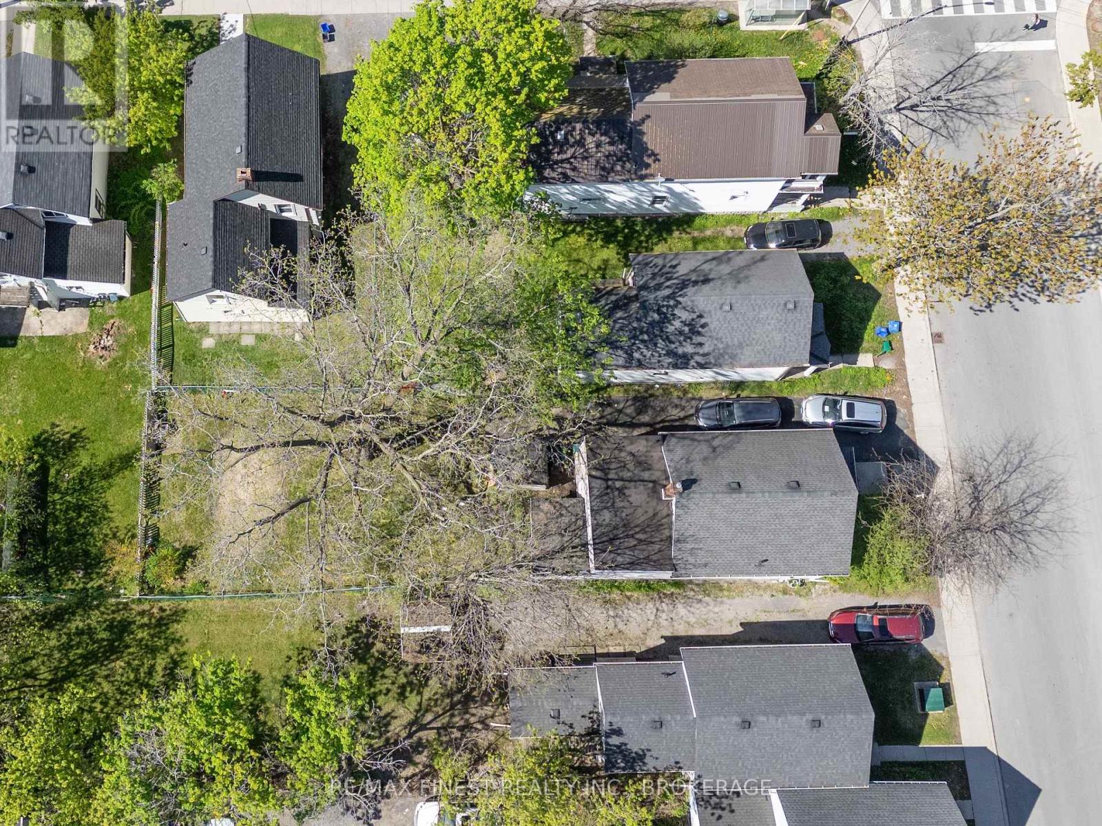 216 ALFRED STREET - 3