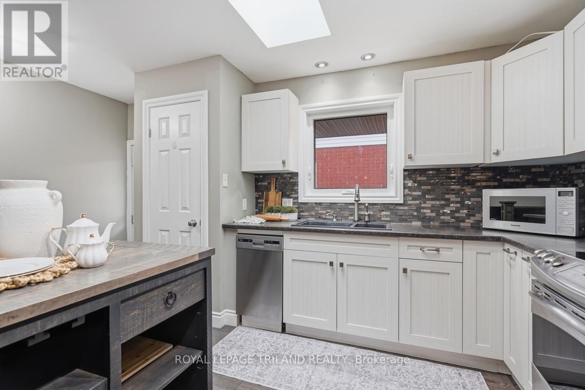 1098 LAWSON ROAD - 14