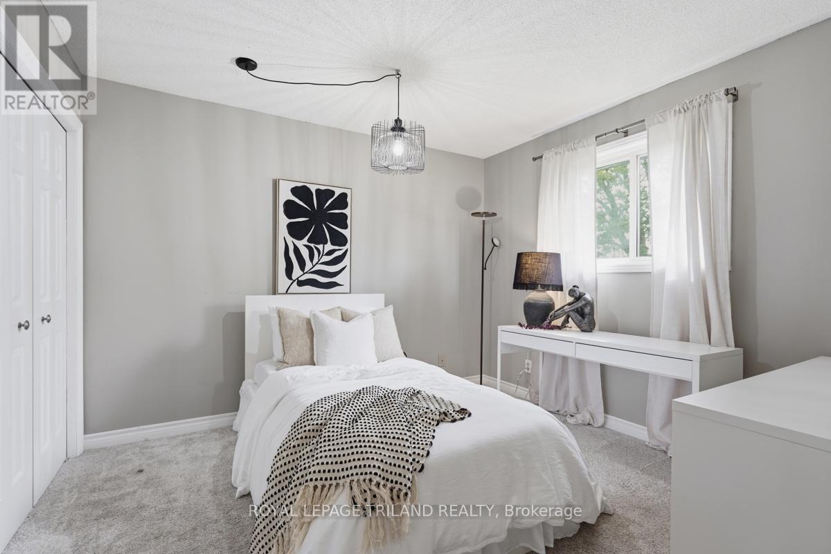 1098 LAWSON ROAD - 21