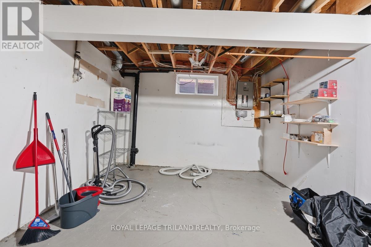 1098 LAWSON ROAD - 31