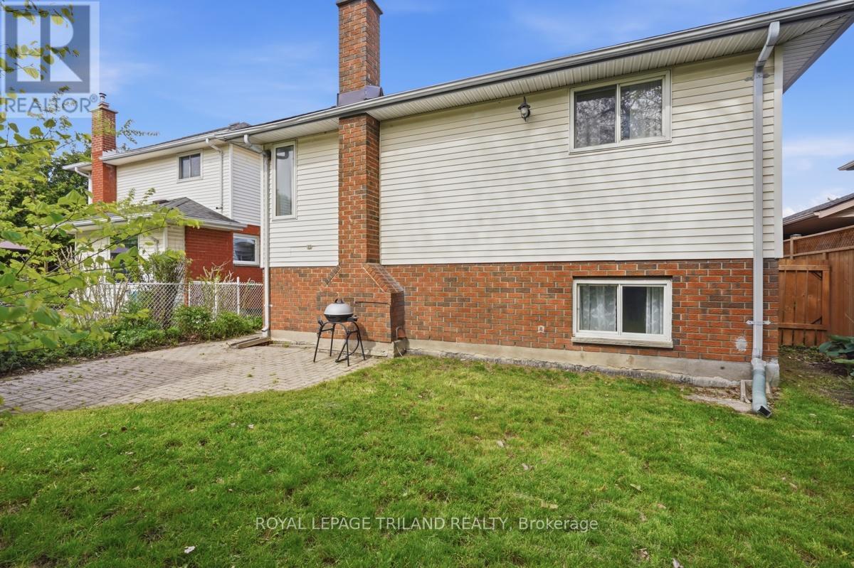 1098 LAWSON ROAD - 33