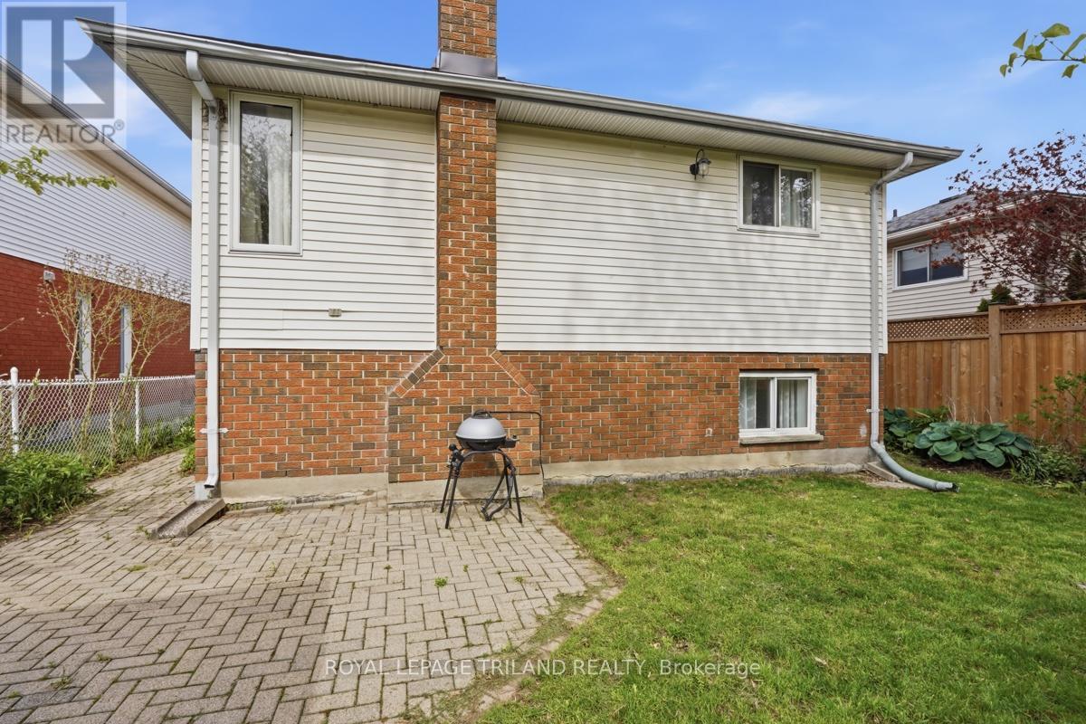 1098 LAWSON ROAD - 34