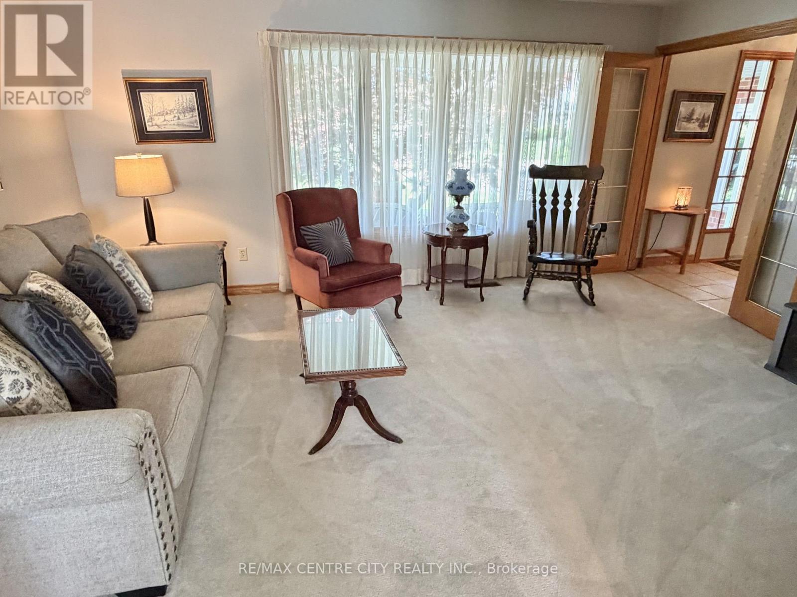 31 CAVANAUGH CRESCENT - 23