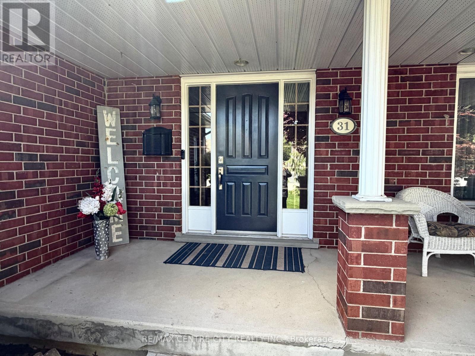 31 CAVANAUGH CRESCENT - Image 3