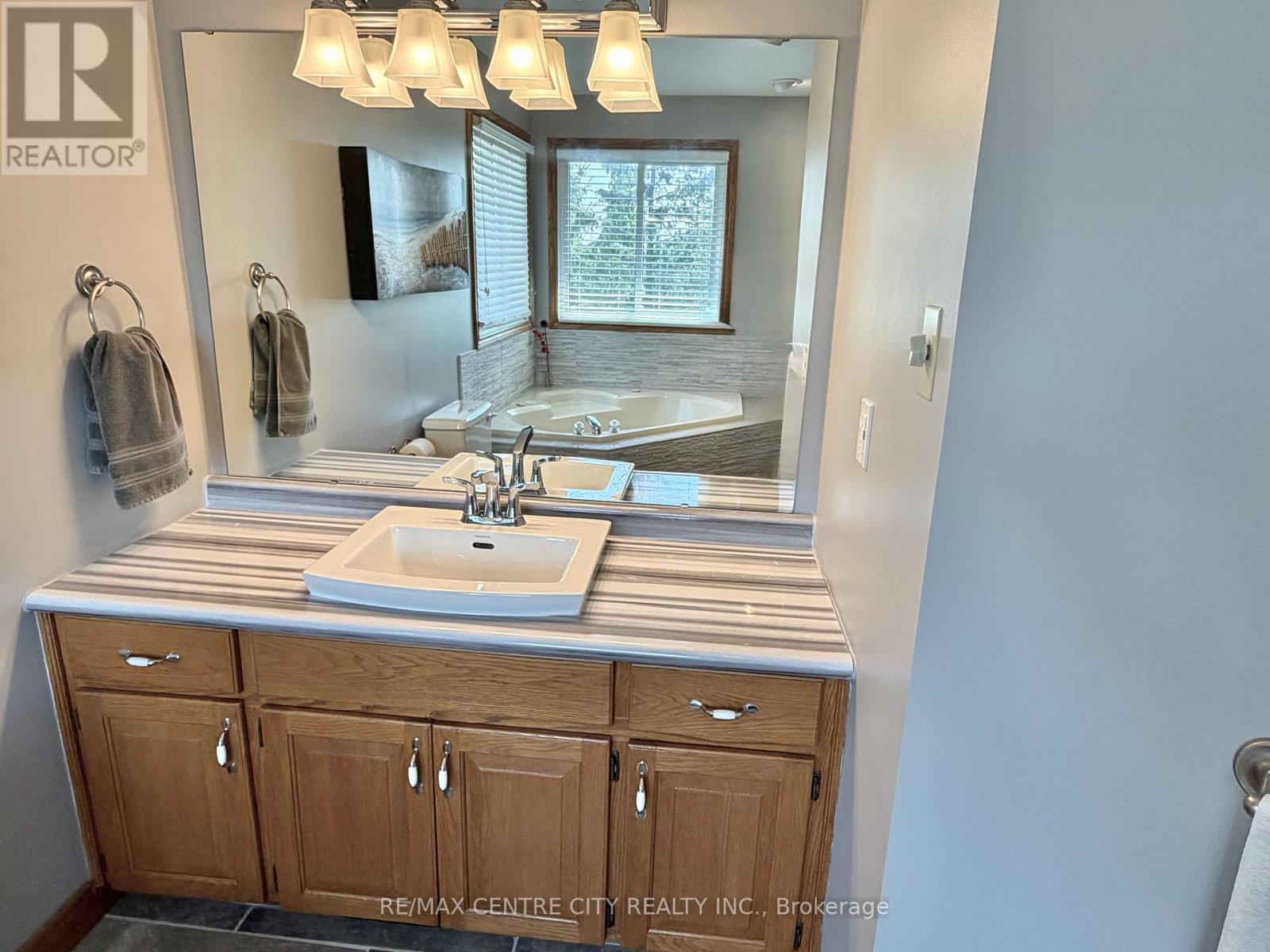 31 CAVANAUGH CRESCENT - 32