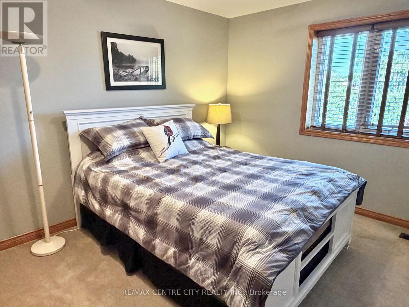 31 CAVANAUGH CRESCENT - 35
