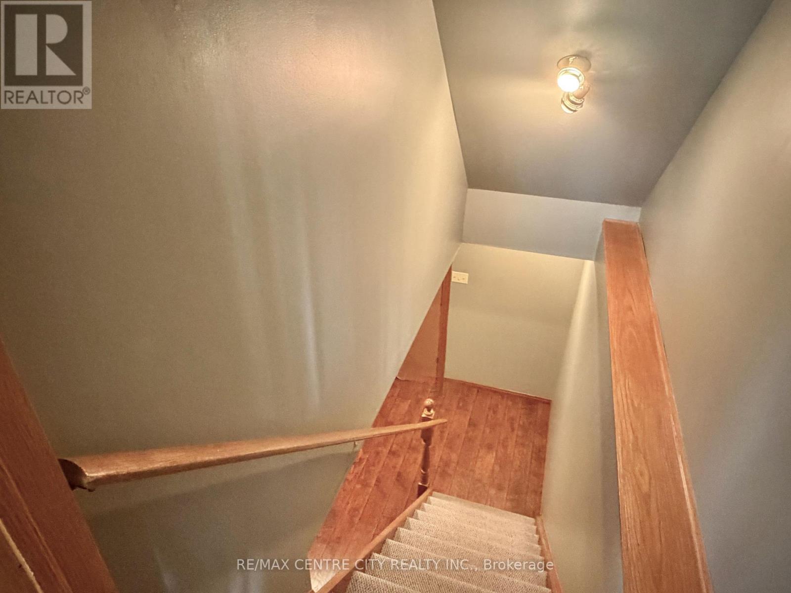 31 CAVANAUGH CRESCENT - 41