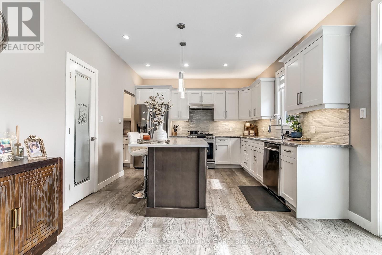 986 LOFT COURT - 13