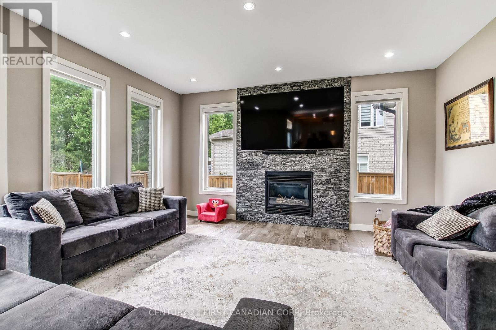 986 LOFT COURT - 18