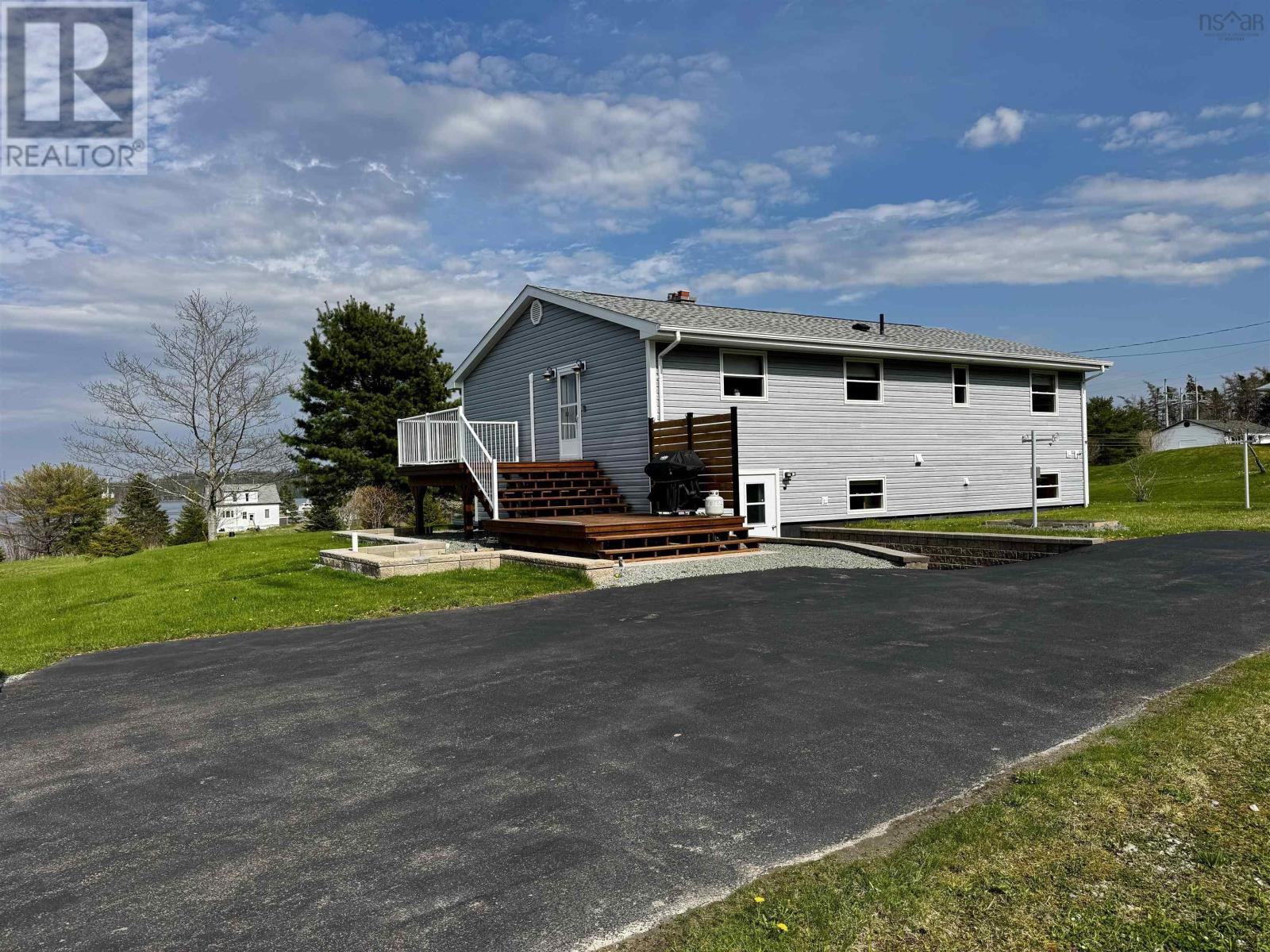 Property 36 of 40 of 110 De Raymond St.