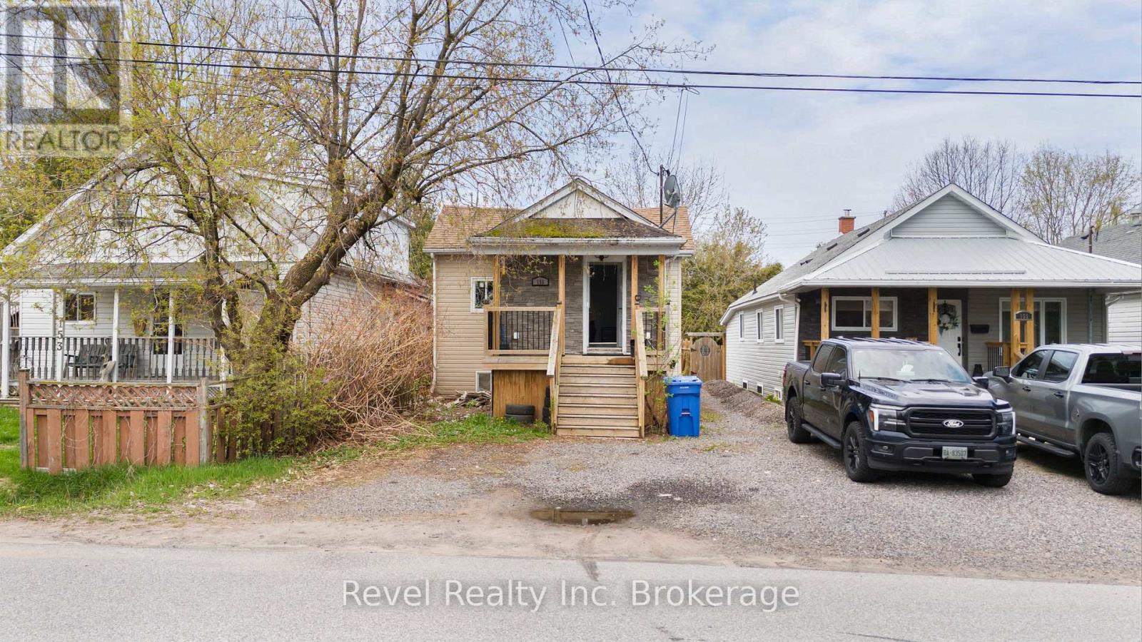 155 DUKE STREET W - 1