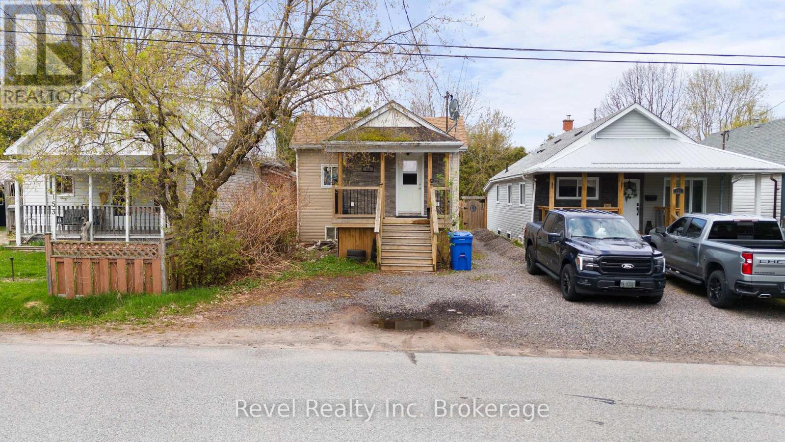 155 DUKE STREET W - 2